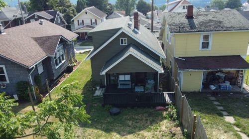 1806 Freeport Rd, New Kensington PA  15068-4004 exterior