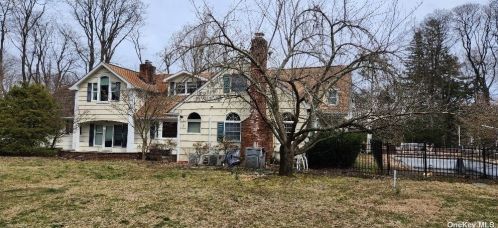 7 Wellington Rd, Matinecock, NY 11560-2415