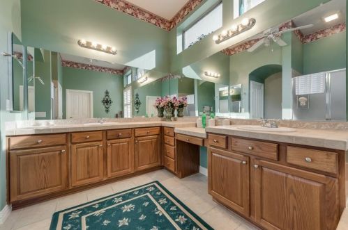 8817 Crestview Dr, Denton TX  76207-8601 exterior