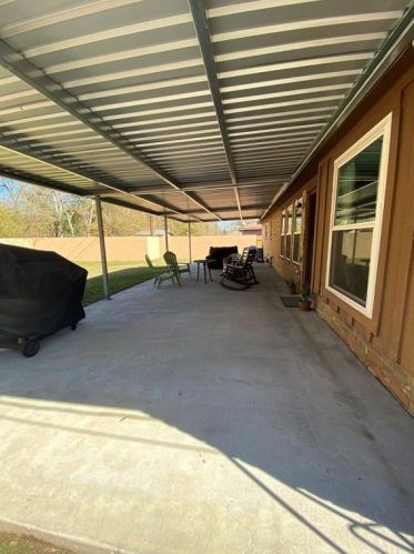 1711 Crest Hill Dr, Conroe TX  77301-4015 exterior