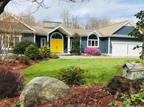 20 Windmill Ln, Bridgeport, CT 06611-4977