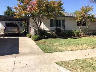 4547 Price Ave, Fresno, CA 93726-2807