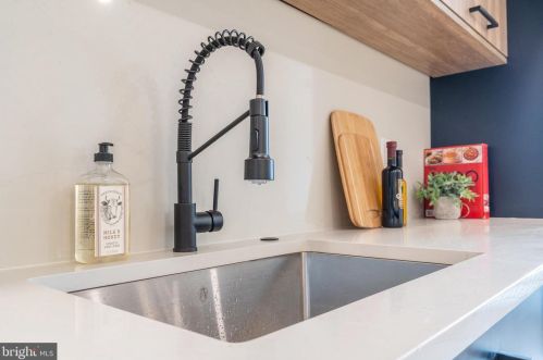 1810 Germantown Ave, Philadelphia PA 19133-1617 exterior