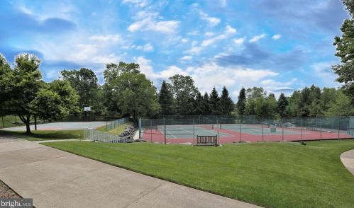 301 Belford Dr, Princeton NJ  08540-9000 exterior