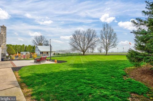 75 Maple Ave, Bareville PA  17540-9602 exterior