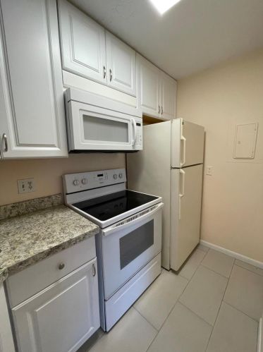 617 Sea Pine Way, West Palm Beach, FL 33415-9051