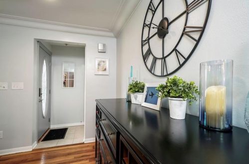 405 Sharon Rd, Moon Twp, PA 15108-2620