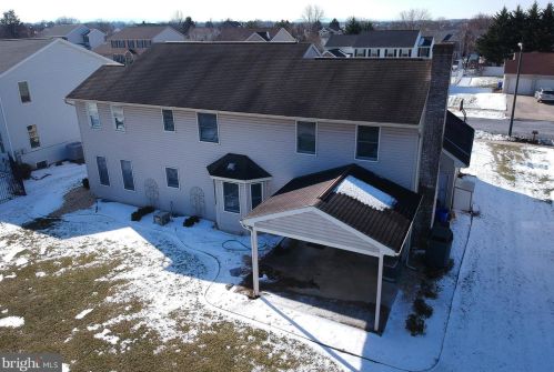 36 Bourbon Red Dr, Navy Sup Dpt PA 17050-7901 exterior