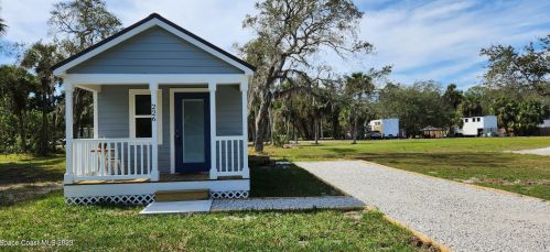 226 Flamingo Dr, Cocoa, FL 32926-3102