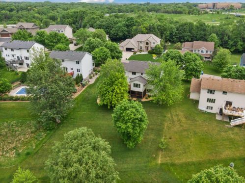 1888 White Oak Dr, Chaska MN  55318-2878 exterior