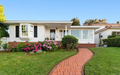 4045 Narragansett Ave, San Diego CA  92107-2618 exterior