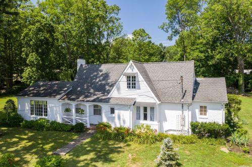 454 Centre Island Rd, Muttontown, NY 11771-5013