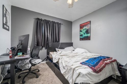 593 Award Dr, Colton CA 92324-2674 exterior