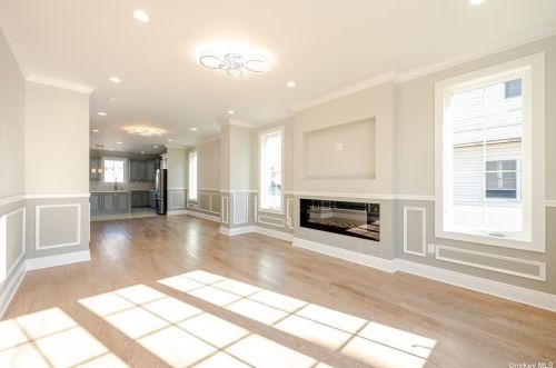 161 Lucille Ave, Floral Park NY  11003-2723 exterior