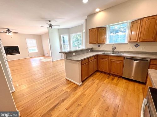 32 Pin Oak Dr, Dover DE  19904-2373 exterior