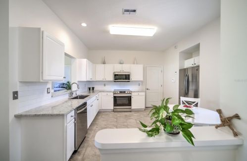 2217 Preservation Green Ct, Ruskin FL  33573-4418 exterior