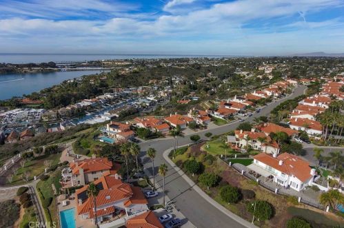 4565 Sea Bluff Cir, Carlsbad CA  92008-3671 exterior