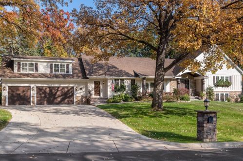 6220 Knoll Dr, Minneapolis, MN 55436-1109