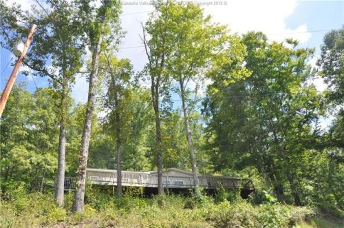634 Sulphur Spgs, Griffithsville, WV 25521-9721