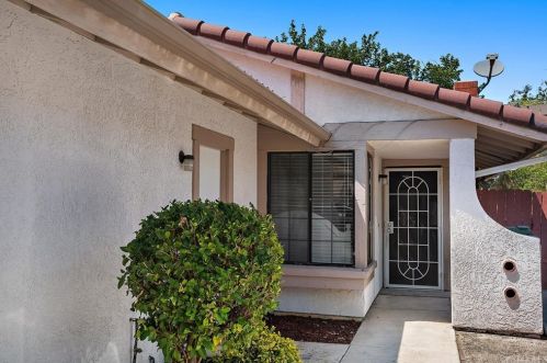 217 Honeysuckle Ln, Lake Nacimiento, CA 93446-4053