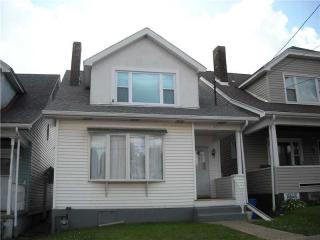 3712 Grover St, Mckeesport, PA 15132-5617