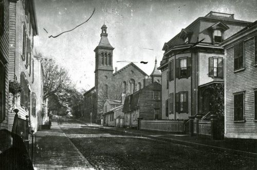 35 Pelham St, Middletown RI  02840-4144 exterior