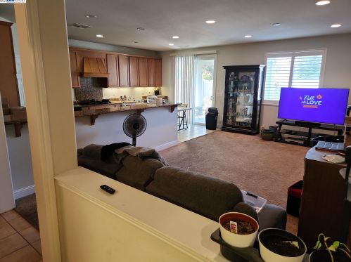 1549 Maple Valley St, Manteca CA 95336-5127 exterior