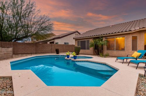 3890 Ashley Dr, Chandler AZ 85249-5261 exterior
