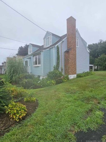 2130 Broadbridge Ave, Stratford, CT 06614-4759