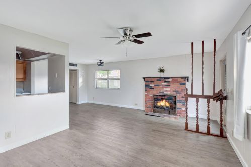 155 Valencia G, Delray Beach FL  33446-2055 exterior