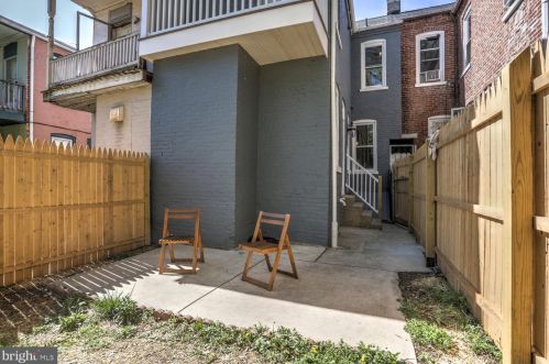 527 Howard Ave, Lancaster PA  17602-4421 exterior