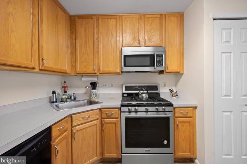 3102 Ebbtide Ln, Palmyra NJ  08065-2132 exterior