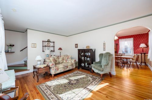 75 Carman Ave, East Rockaway NY  11518-1138 exterior