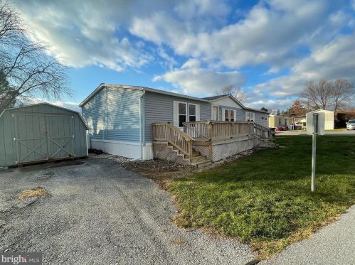 74 Willow Dr, Ephrata, PA 17522-9143
