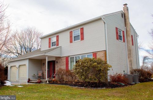 114 Locust Knoll Rd, Downingtown, PA 19335-1324