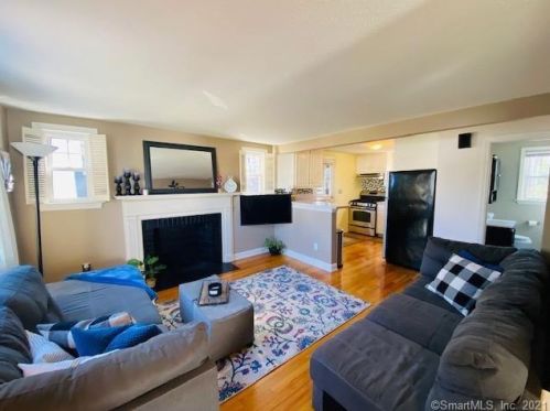 22 Jarvis Rd, Manchester, CT 06040-2725