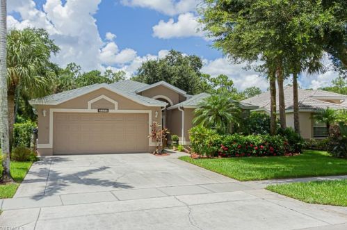 2300 Heritage Greens Dr, Naples, FL 34119-3312