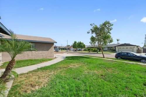 5775 Rio Way, Buena Park CA  90620-1249 exterior