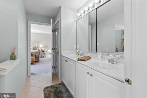 175 Edwards Dr, Southampton PA 18966-1174 exterior