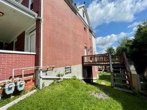 2113 Orchard St, Whitaker PA  15120-2603 exterior