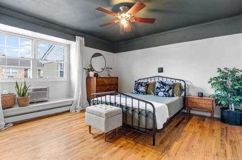 4019 Wilshire Ln, Oakdale NY  11769-1446 exterior