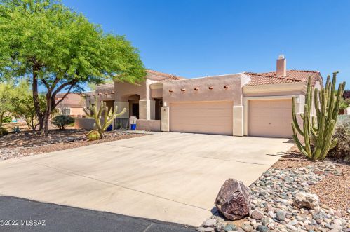 6673 Calle Lorensita, Tucson, AZ 85743-8130