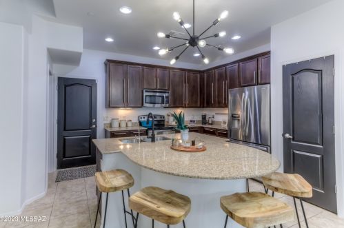 2406 Blue Diamond Dr, Tucson AZ  85718-6691 exterior