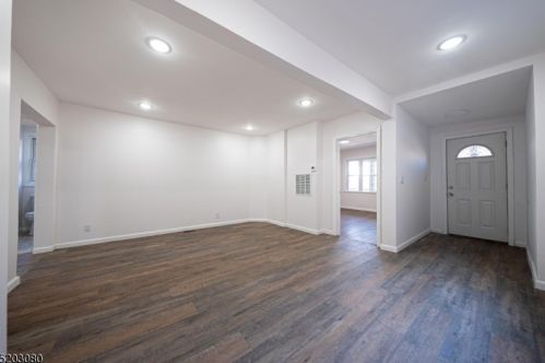 76 25th St, Bayonne NJ  07002-4937 exterior