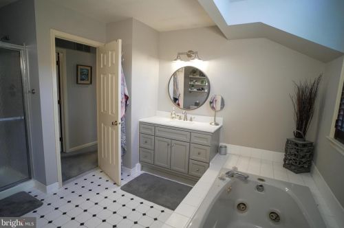 528 Dogwood Dr, Prospectville PA 19002-6109 exterior