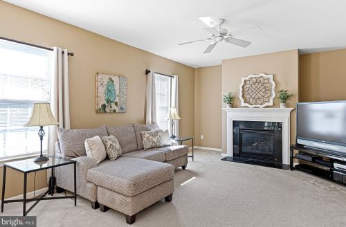 319 Burnham Ln, Dover, DE 19904-3832