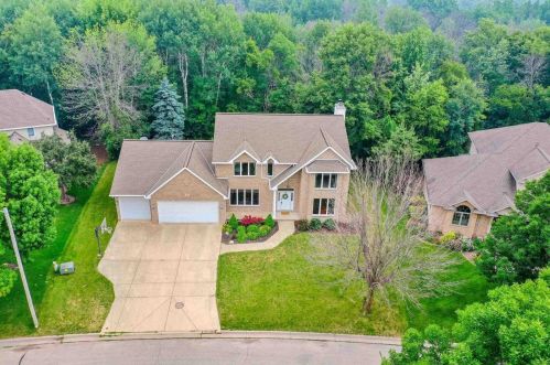 1554 Waterford Ct, Green Bay, WI 54313-4119