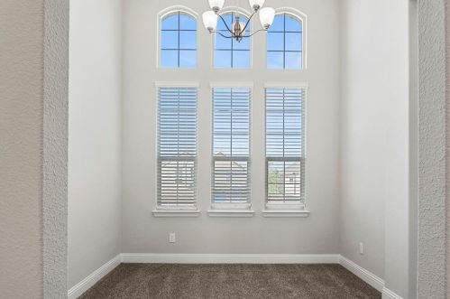 1105 Whispering Hills Dr, Midlothian TX  76063-6603 exterior