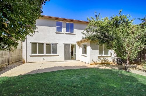 11852 White Rain Way, Rancho Cordova CA  95742-8003 exterior