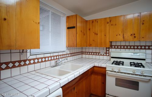 41 Montego Dr, Tucson AZ  85710-1312 exterior